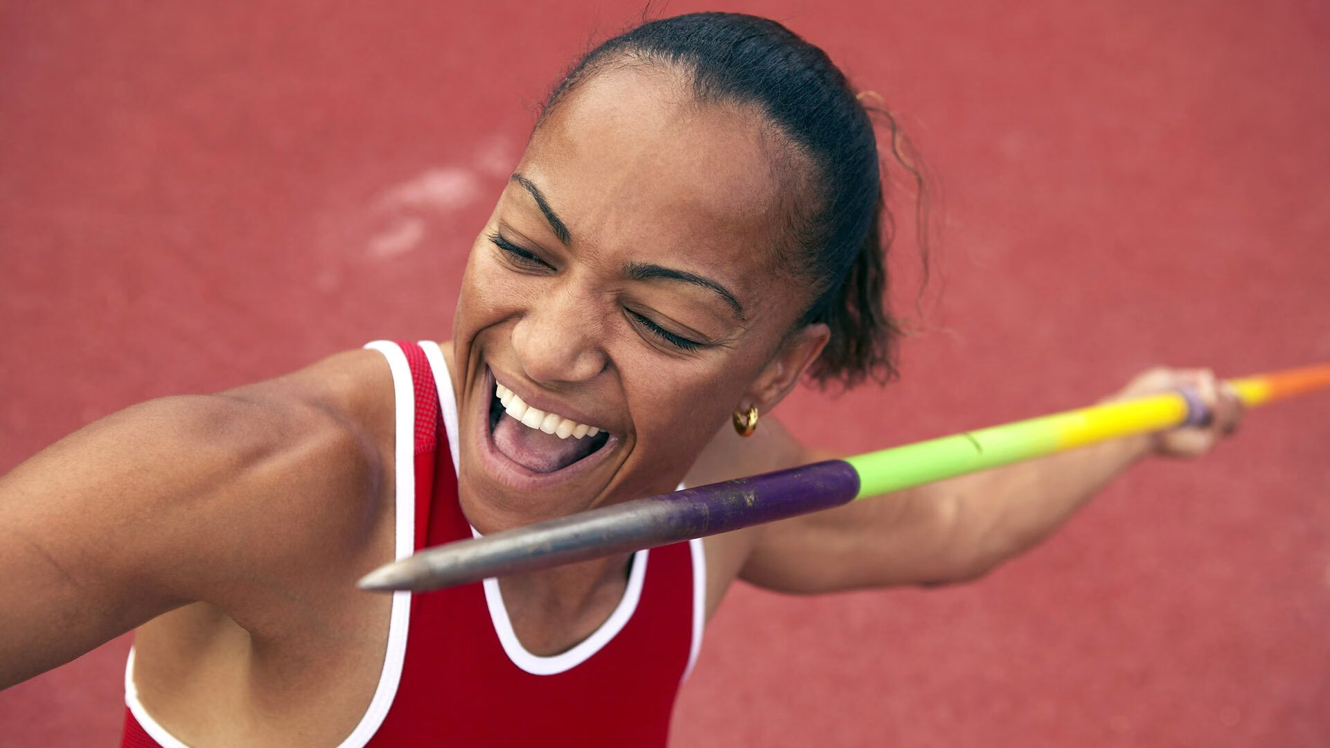 恭喜!F1车手勒克莱尔官宣与女友订婚神仙颜值获赞体坛最美眷侣,勒克莱尔座驾